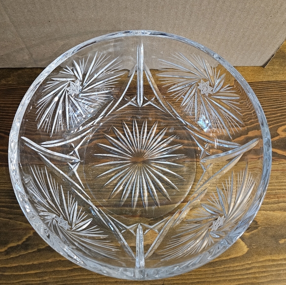Lead Crystal Brilliant Starburst Glass Bowl - Picture 4 of 5